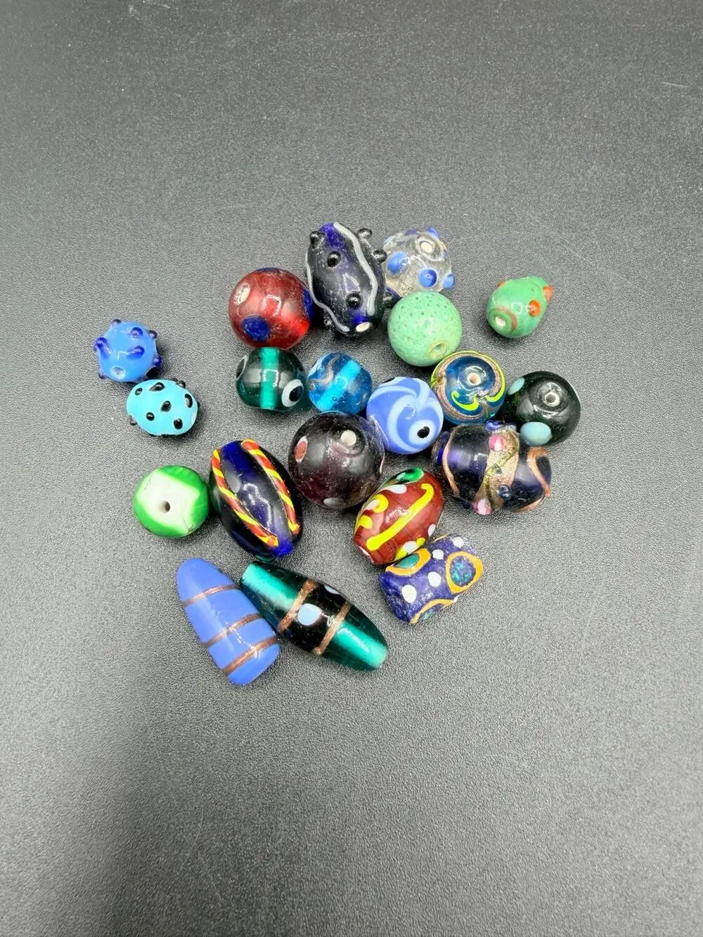 Lot of 20 Vintage Lampwork Art Glass Beads Mixed